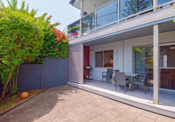 Adrift Apartments Yamba Kültér fotó