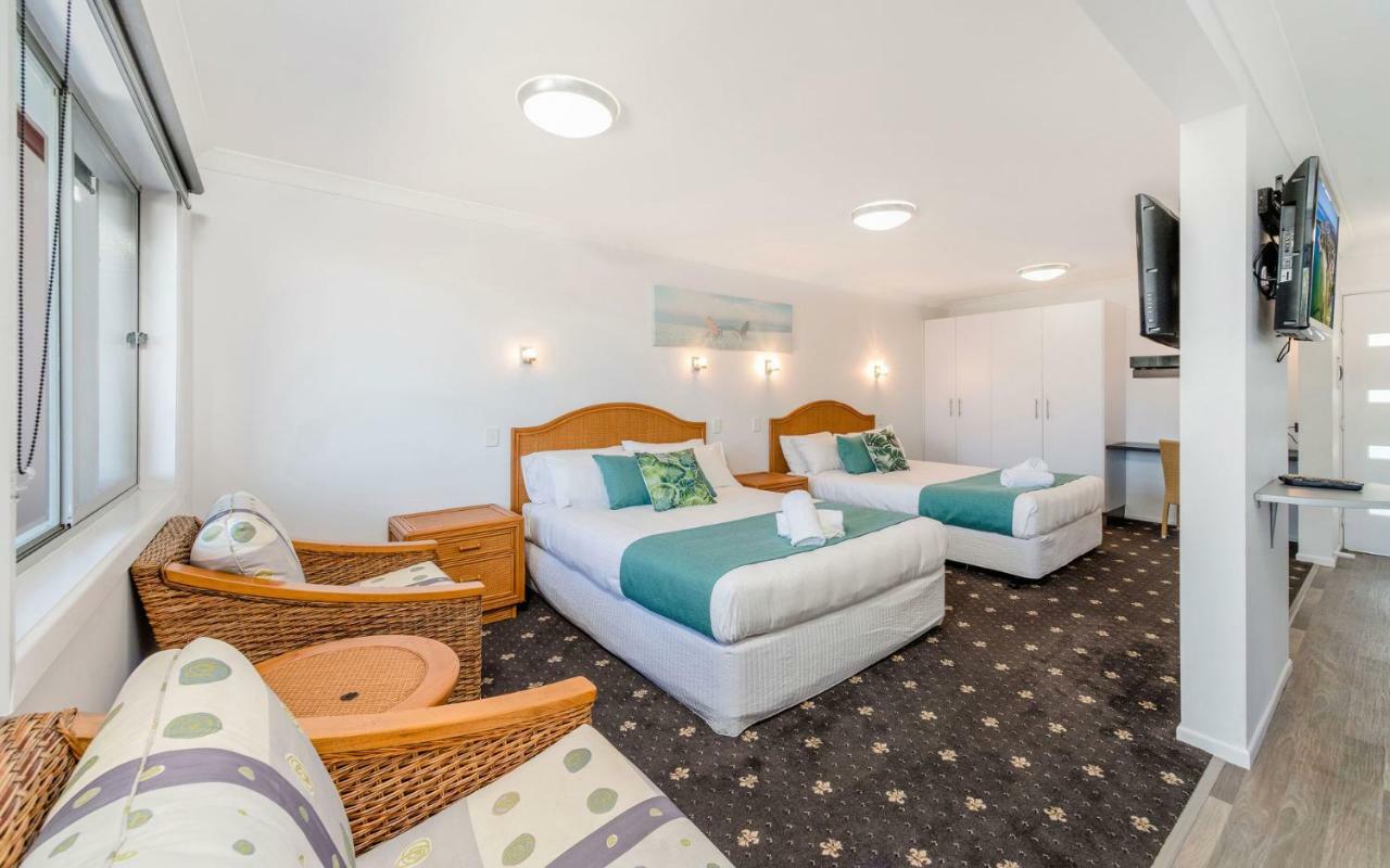 Adrift Apartments Yamba Kültér fotó